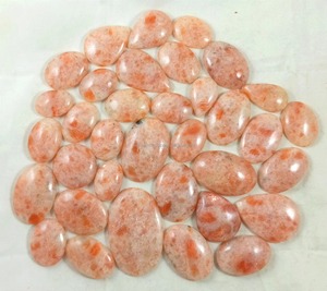 พลอยซันสโตนสีส้มธรรมชาติทรงหลังเบี้ยขัดเงา ขนาด 25-40 มม. ขายส่งจำนวนมาก ของขวัญเครื่องประดับสำหรับเธอ - Product Image 5