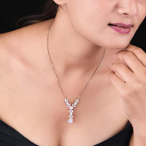 Collar de compromiso de lujo para mujer, de oro macizo de 14 quilates, con diamante de corte marquesa cultivado en laboratorio - Product Image 2