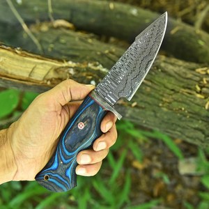 Cuchillo de Caza y Supervivencia de Hoja Fija de Acero de Damasco Forjado a Mano de 9.5 Pulgadas con Mango de Madera, Punta Caída, para Bushcraft y Actividades al Aire Libre - Product Image 4