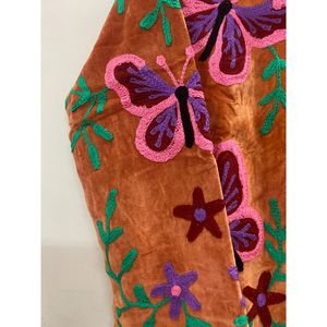 Chaqueta de terciopelo con cuello mandarín para mujer, manga larga, bordado a mano con diseño floral de mariposas, cierre abierto, estilo bohemio. - Product Image 5
