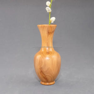 Petit vase en bois fait à la main en bois naturel couleur polie Technique pour la maison décorative cadeau Style artisanat boîte - Product Image 1