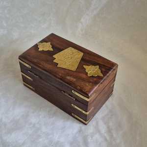 Boîte en bois de rose faite à la main avec incrustation en laiton, motif floral, décoration de table rectangulaire, objet de collection, boîte à cartes à jouer avec incrustation en laiton - Product Image 2