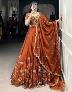 Lehenga semi-cousu en soie ornée KV Orange Art Silk et chemisier non cousu avec dupatta, collection traditionnelle d'automne - Product Image 2