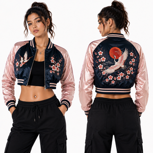 Chaqueta Varsity de Satén Personalizada para Mujer con Diseño Floral y Cierre de Cremallera, Fabricante de Ropa al por Mayor con Marca Privada - Product Image 3