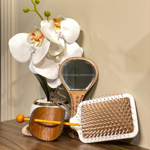 ชุดเครื่องแป้งทำจากหนัง3ชิ้นลายแกะสลักด้วยมือด้วยมือ2024 - Product Image 3