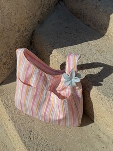 Sac fourre-tout pliable en coton rayé personnalisé pour femmes |   Sac à bandoulière bohème tendance |   Sac de plage réutilisable pour les courses - Product Image 2