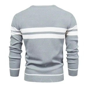เสื้อสเวตเชิ้ตผู้ชายแฟชั่นทรงหลวม ผ้าฟลีซแบบมีฮู้ด รับผลิตตามแบบ (OEM) ขายส่งเสื้อผ้าฤดูหนาว สั่งซื้อจำนวนมาก เสื้อคอวีทรงเข้ารูปสำหรับผู้ชาย - Product Image 3