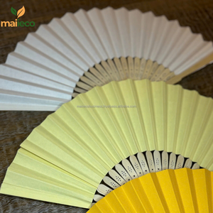 Abanico de mano plegable con logotipo impreso personalizado al por mayor abanicos de mano de bambú para manualidades de boda con impresión personalizada de Vietnam - Product Image 2