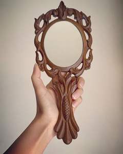 Espejo de mano de madera maciza con acabado natural liso, espejo cosmético portátil para mesa de tocador y viajes - Product Image 1