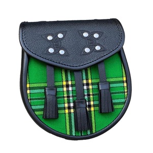 Uniforme de fanfare Sporran semi-formel noir éco-responsable pour hommes avec fermeture à broche, en matériau personnalisé - Product Image 2