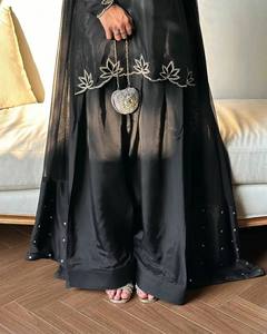 Salwar Kameez Negro Bordado de Manga Larga, Estilo Islámico Moderno, para Fiesta o Boda, con Diseño de Hojas Transparentes y Hijab - Product Image 4