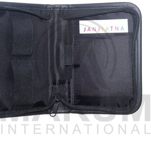 MAKUM INTERNATIONAL Estuche para Cartas de Póker de Cuero Ecológico de Alta Calidad con Función Lavable - Product Image 3