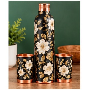 Juego de botellas de agua de cobre hechas a mano con diseño floral en negro y dorado, portátiles para uso doméstico. - Product Image 1