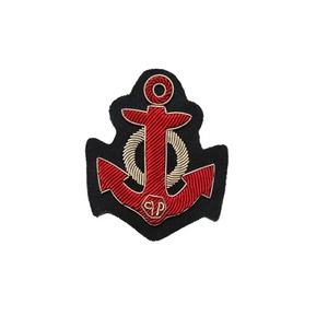 Pin de Solapa Bordado a Mano con Hilo Dorado, Diseño Único OEM, Broches Hechos a Mano con Motivos Rojos para Bodas, Eventos Infantiles y Otras Ocasiones - Product Image 1