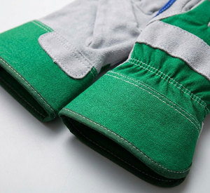 Guantes de trabajo de cuero vacuno premium con parche verde y puño de seguridad de tela de algodón perforada para jardinería - Product Image 6