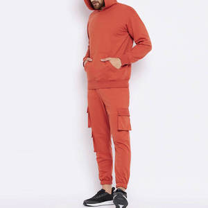 Conjunto Deportivo de Dos Piezas para Hombre, Diseño Atlético con Material Suave y Logotipo Personalizado, para Correr y Uso Diario - Product Image 3