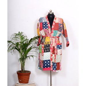 Nouvelle arrivée : Robe kimono vintage en soie patchwork Kantha, peignoir recyclé avec ceinture, vêtement de nuit pour femmes - Product Image 1