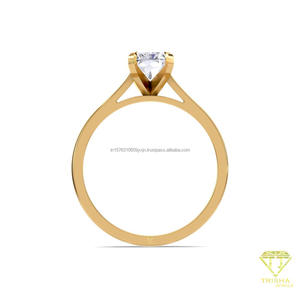 Bague de fiançailles solitaire en moissanite taille radiant en or jaune à quatre griffes, idéale pour mariage, promesse ou anniversaire - Product Image 5