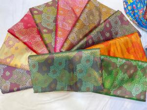 Tela de Seda Jacquard Brocada Floren Elegante de Peso Medio 200g/m² con Tejido Zari Dorado para Prendas Étnicas de Moda para Hombres y Mujeres - Product Image 1
