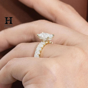 แหวนหมั้นเพชรทรงเรเดียนท์คัทสุดหรู ผลิตในห้องปฏิบัติการ ทองคำขาว 18K ประดับด้วยวงแหวนแบบซ่อนรอบเพชร สำหรับผู้หญิง - Product Image 5