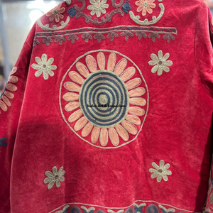 เสื้อแจ็คเก็ตผ้าฝ้ายซูซานีงานฝีมืออินเดีย เสื้อแจ็คเก็ตสั้นปักมือ เสื้อโค้ทแบบยูนิเซ็กซ์ เสื้อแจ็คเก็ตสั้นซูซานีงานฝีมือ - Product Image 4