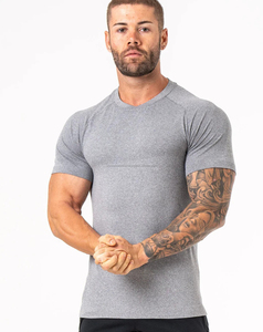 Camiseta Deportiva de Compresión de Manga Corta para Hombre, 100% Poliéster, Transpirable, de Secado Rápido, Diseño Sólido, MOQ Bajo, 160 g - Product Image 1