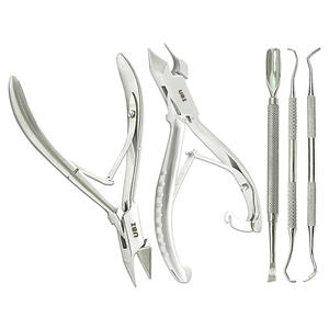 Ensemble d'outils à ongles en acier inoxydable 5 pièces : Coupe-ongles à lame courbée, Pince à cuticules de précision, Repousse-cuticules - Product Image 1