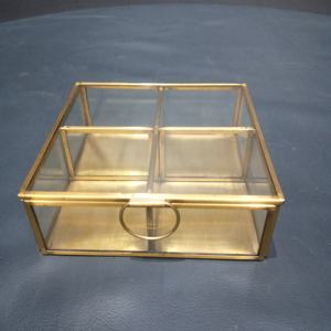 กล่องใส่เครื่องประดับ กล่องเก็บของตกแต่งทำจากทองเหลือง/แก้ว พร้อมช่องแบ่งหลายช่อง กล่องเก็บของบนโต๊ะ - Product Image 1