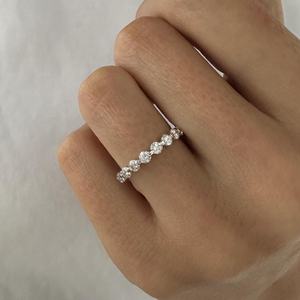 Bague d'éternité délicate avec diamants de laboratoire de 1 carat, 2/3 de carat, en or blanc 14 carats, diamants flottants, alliance de mariage - Product Image 2