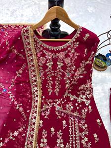 Ensemble de costume luxueux en faux georgette brodé avec pantalon palazzo et dupatta pour femmes - Product Image 5