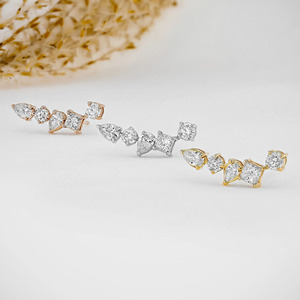 Pendientes de Oro Amarillo con Diamantes Cultivados en Laboratorio de Formas Mixtas - Product Image 4