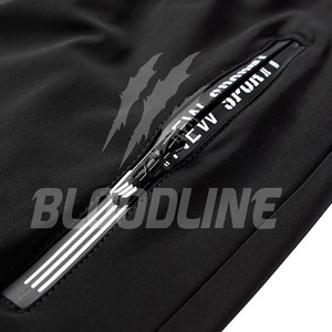 Pantalones Cortos Deportivos Negros para Hombre Bloodline, de Secado Rápido, Cintura Media, con Cordón Ajustable, Logotipo Frontal, Estilo Bermuda - Product Image 4