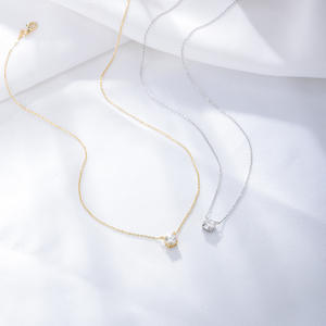 Collar con Colgante Redondo de Circonita Estilo Europeo Americano, Cadena de Cobre de Lujo para Clavícula con Diseño Femenino y Estilo Único - Product Image 1