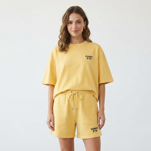 Ensemble deux pièces décontracté pour femme : T-shirt à manches courtes et short en coton, coupe ajustée, tailles personnalisées – Vente en gros - Product Image 1