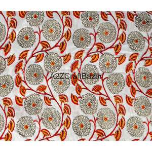 Tissu en coton doux imprimé à la main avec motifs floraux, idéal pour la confection de vêtements d'été, de sacs, de pyjamas et bien plus encore - Product Image 6