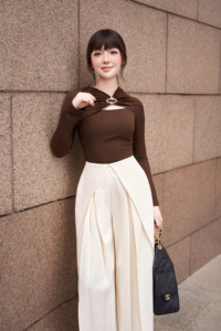 Women's Skinny Woven Long Sleeve Cut-Out Knit <b>Top</b> VIVI KA Casual Spandex/Polyester Conventional Sleeve V-<b>Neck</b> - Product Image 4