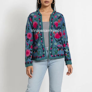 Veste en toile brodée à la main Suzani, riche culture et artisanat, motifs floraux cousus à la main - Product Image 5