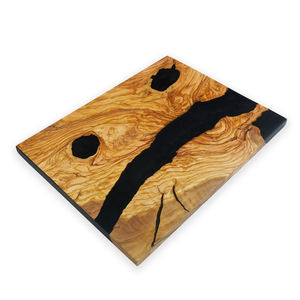 Planche à découper personnalisée en bois d'olivier de luxe Bold Blossom, écologique, résistante au lave-vaisselle, épaisseur 1,5 cm, pour la cuisine - Product Image 3