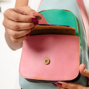 LW Sac à dos pour femmes en cuir de vache véritable Style bohème rock isolé Sac pour ordinateur portable PVC Sac à bandoulière résistant à l'eau - Product Image 4