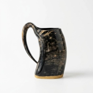 Taza de Cuerno Natural Hecha a Mano, Estilo Vikingo Rústico, Apta para Alimentos, Material Orgánico Negro, Recuerdo para Decoración de Acción de Gracias - Product Image 2