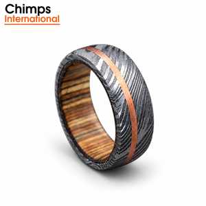 Bague de mariage unisexe personnalisée en acier Damas traditionnel avec incrustation de cuivre et bande intérieure en bois Pakka |   Bague artisanale - Product Image 4