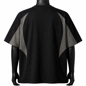 เสื้อยืดคอกลมแขนสั้นทรงปกติสำหรับผู้ชาย ผ้าเจอร์ซีย์คอตตอน 100% ดีไซน์สีตัดต่อแบบถัก ระบายอากาศได้ดี สวมใส่สบาย สีดำ สีเทา ดีไซน์เรียบง่าย - Product Image 2
