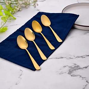 Juego de Cubiertos de Acero Dorado Martillado, Ecológicos, con Cucharas de Servir y Comer de Mango Largo (Juego de 4) - Product Image 1