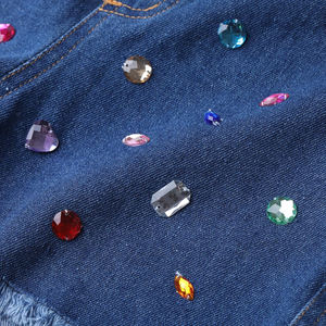 Shorts en jean scintillants avec strass, vêtements d'été tendance, shorts en denim à taille haute personnalisés avec strass pour femmes - Product Image 6