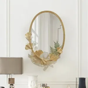 Miroir mural en métal élégant pour la décoration de salon contemporain, doté d'un cadre durable et d'une surface réfléchissante élégante. - Product Image 6