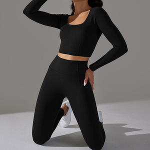 ผู้ผลิตชุดโยคะไร้รอยต่อแบบ OEM สำหรับผู้หญิง ประกอบด้วยเสื้อครอปท็อป กางเกงเลกกิ้งเอวสูง และสปอร์ตบรา - Product Image 5