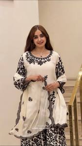 Kurti et pantalon Naira Cut en rayonne pure avec broderie, design moderne de qualité supérieure, avec dupatta, à prix de gros, mode féminine - Product Image 3