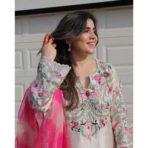 Ensemble haut-bas et dupatta magnifique pour femmes, vêtements de soirée de créateur - Product Image 5