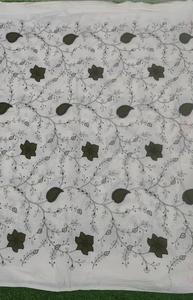 Tissu non tissé brodé Chanderi de qualité supérieure, fait main, résistant aux plis, doux et confortable pour les saris de mariage et de fête - Product Image 2