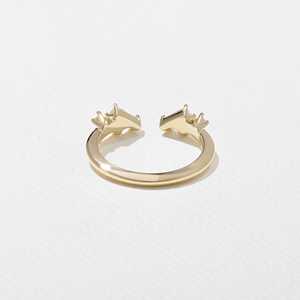 Anillo Apilable Moderno de Oro Sólido 14k 18k con Diamante Cultivado en Laboratorio de Corte Baguette de Punta Abierta, Engaste de Garra y Banda Solitaria Flotante - Product Image 3